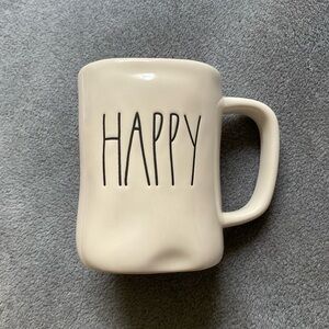 NWT RAE DUNN “Happy” Mug 😃